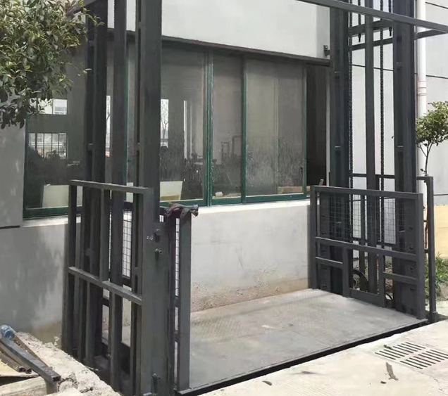 松原导轨式施工升降机助力民生工程提速增效